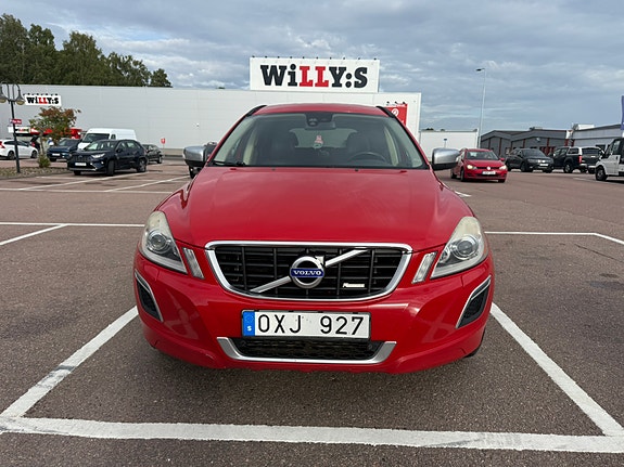 Volvo XC60 2 of 5