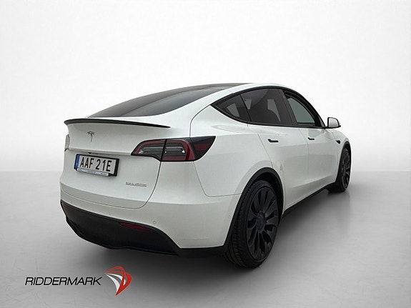 Tesla Model Y 9 of 30