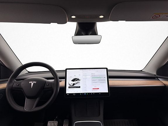 Tesla Model Y 13 of 30