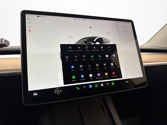 Tesla Model Y 21 of 30