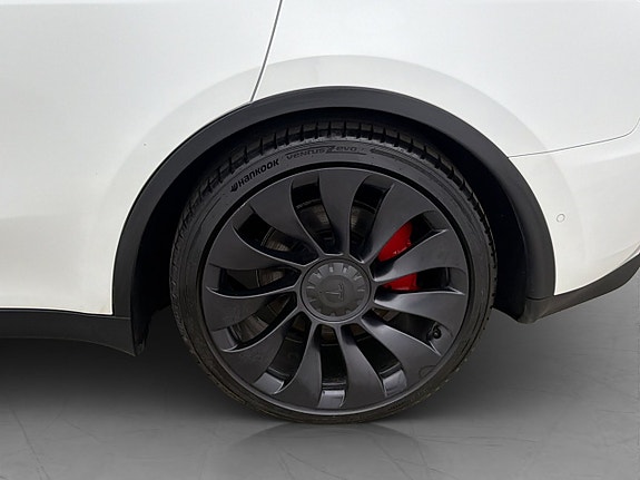 Tesla Model Y 30 of 30