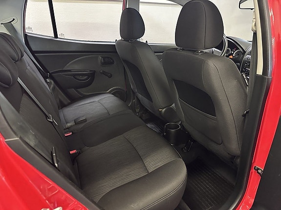 Kia Picanto 10 of 13