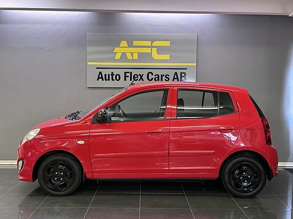 Kia Picanto 2 of 13