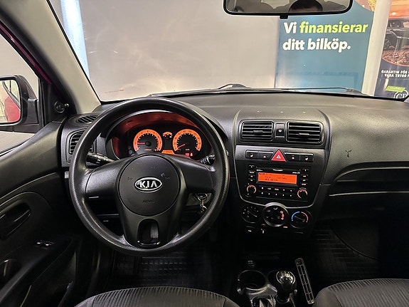 Kia Picanto 12 of 13