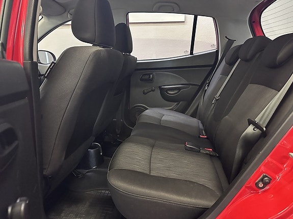 Kia Picanto 9 of 13