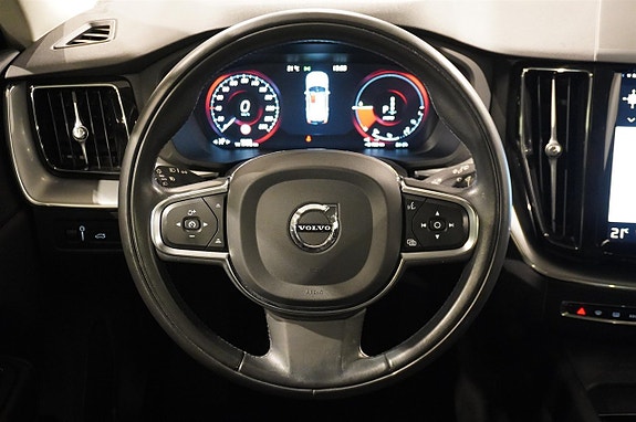 Volvo XC60 11 of 18