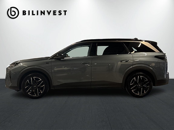 Peugeot 5008 2 of 23