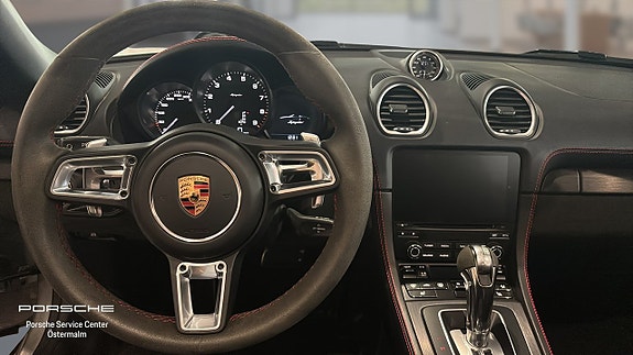 Porsche 718 Boxster 14 of 16