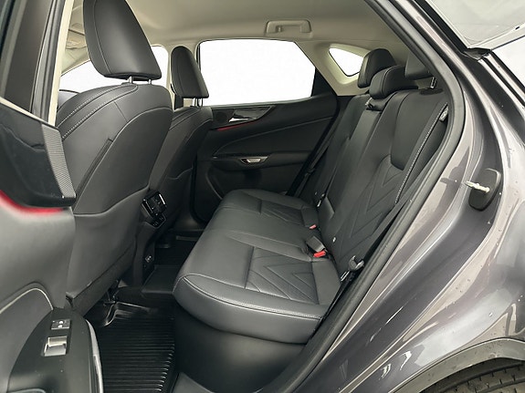 Lexus NX450h+ 13 of 30