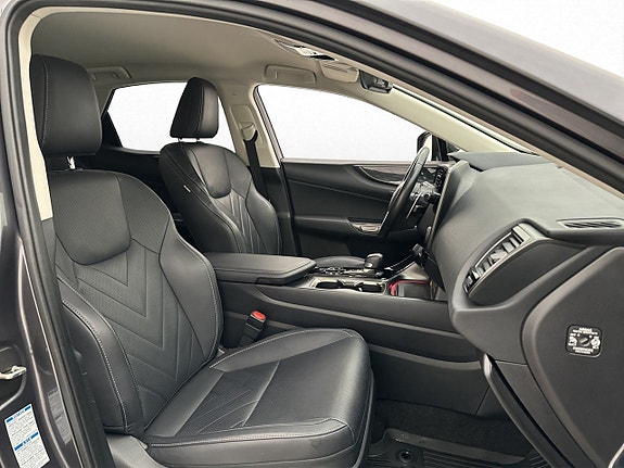 Lexus NX450h+ 11 of 30
