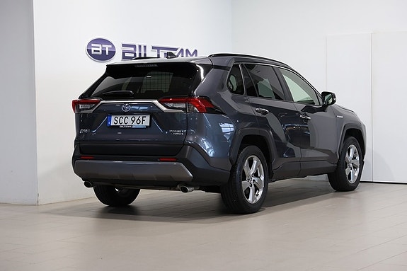 Toyota RAV4 14 of 19