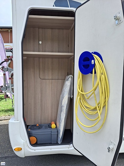 Chausson 737 FLASH FORD M17 11 of 21