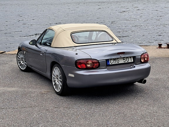 Mazda MX-5 4 of 4