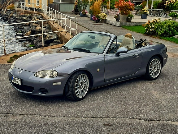 Mazda MX-5 3 of 4