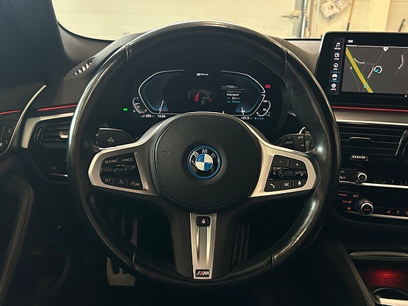 BMW 530e 16 of 30