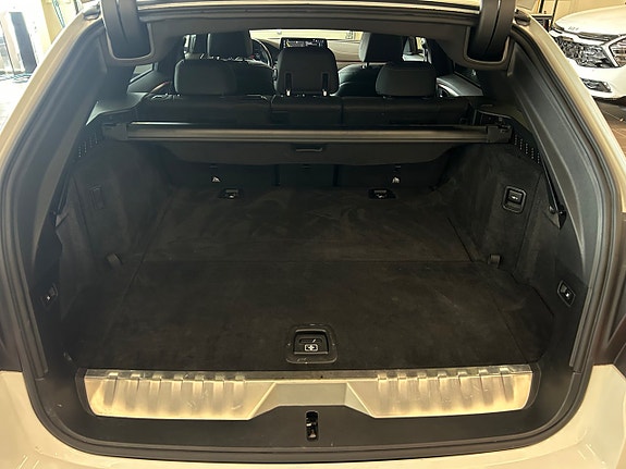 BMW 530e 11 of 30