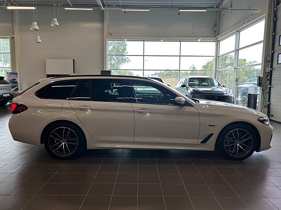 BMW 530e 8 of 30
