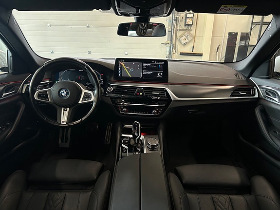 BMW 530e 15 of 30