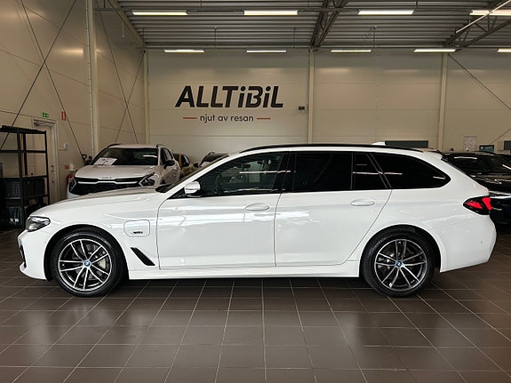 BMW 530e 4 of 30