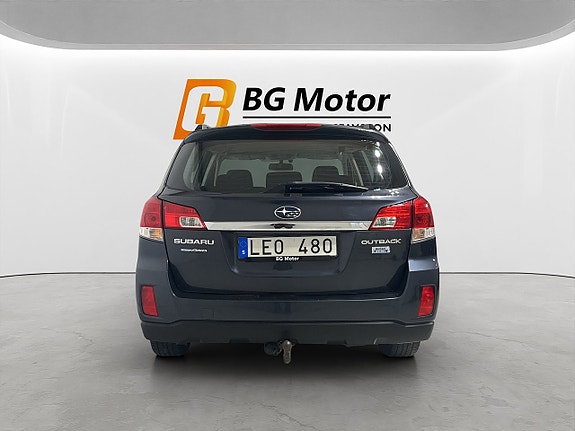 Subaru Outback 5 of 18