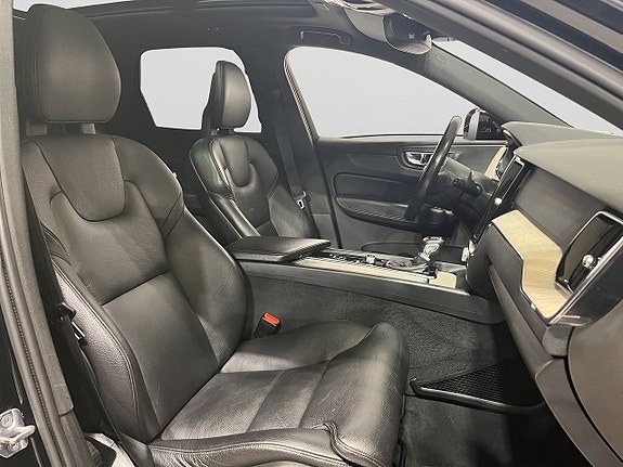 Volvo XC60 9 of 21