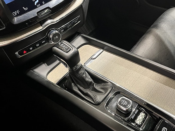 Volvo XC60 17 of 21