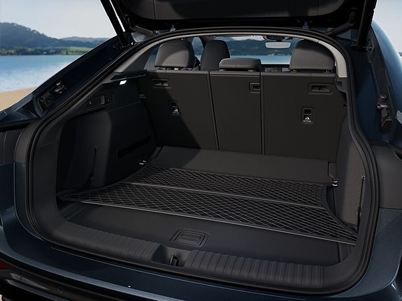 Audi Q6 e-tron 8 of 11