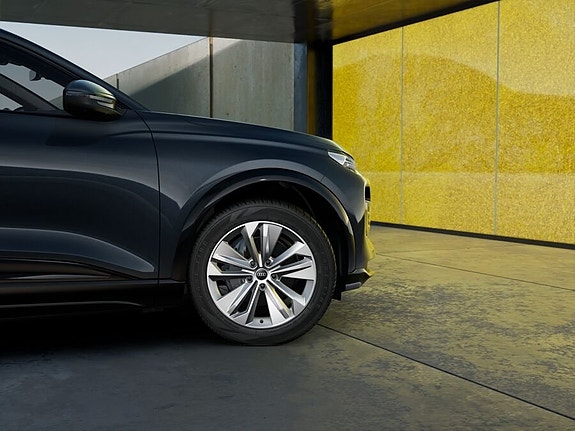 Audi Q6 e-tron 4 of 11