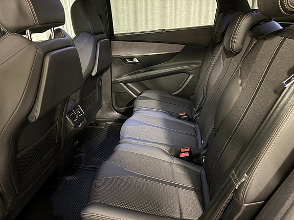Peugeot 5008 7 of 18