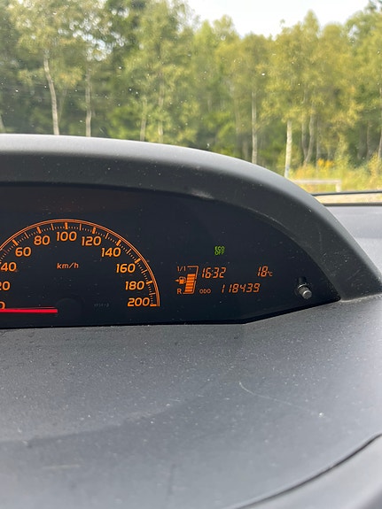Toyota Yaris 7 of 7