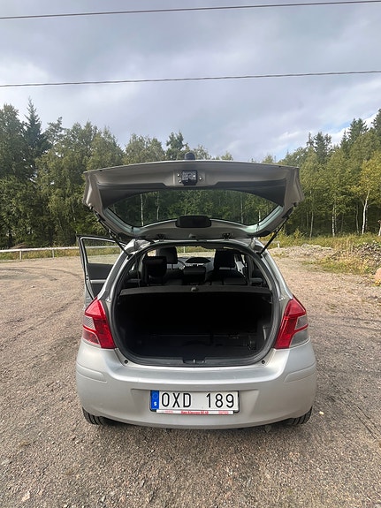 Toyota Yaris 6 of 7