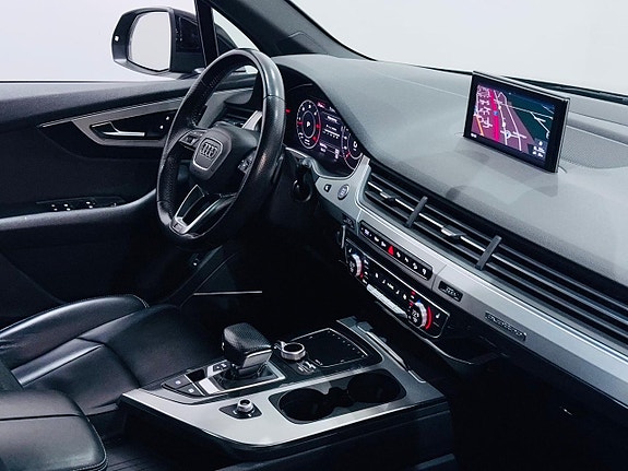 Audi Q7 5 of 26