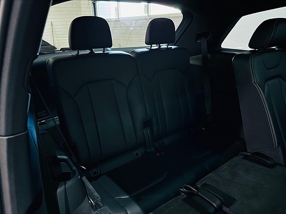 Audi Q7 9 of 26