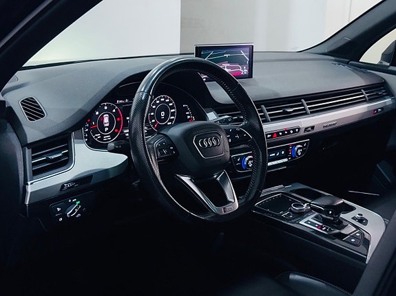 Audi Q7 12 of 26