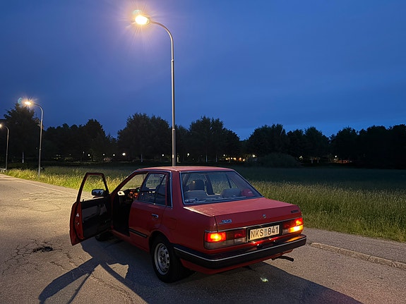 Mazda 323 3 of 4
