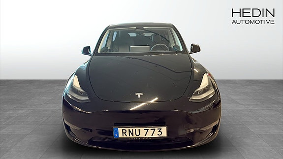 Tesla Model Y 9 of 11