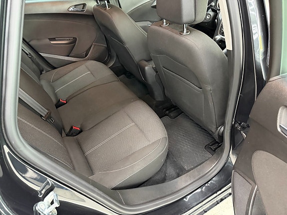 Opel Astra 8 of 14
