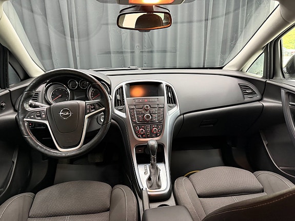 Opel Astra 9 of 14
