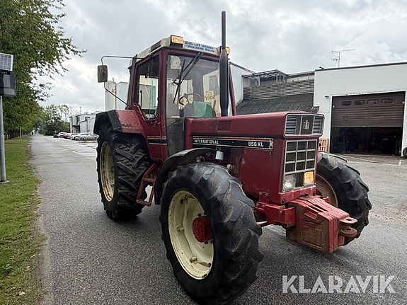 Traktor International 956 XL 3 of 6
