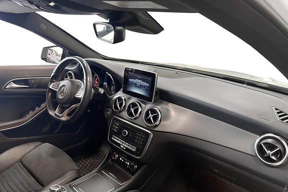 Mercedes-Benz GLA180 9 of 11
