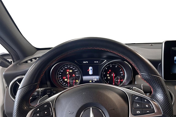 Mercedes-Benz GLA180 7 of 11