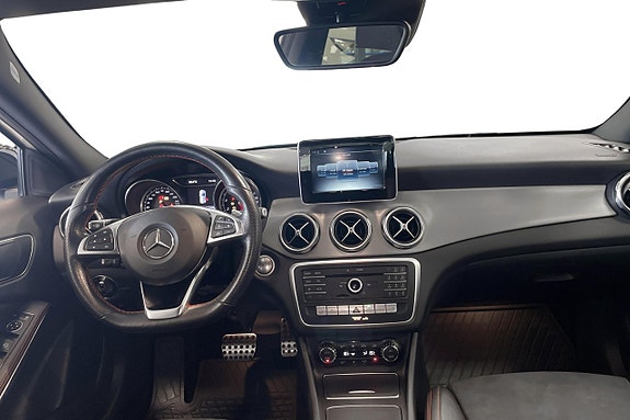 Mercedes-Benz GLA180 8 of 11