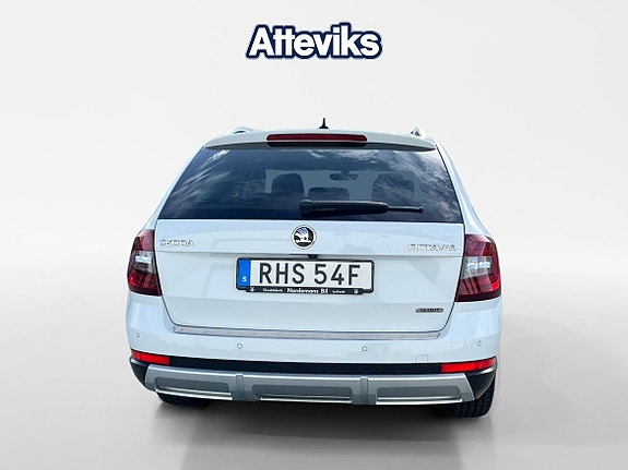Skoda Octavia Scout 4 of 16