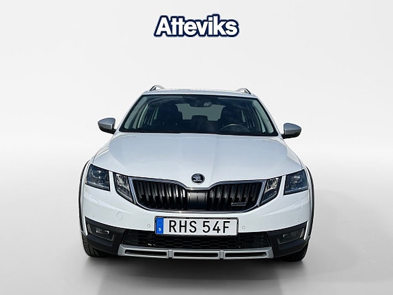 Skoda Octavia Scout 8 of 16