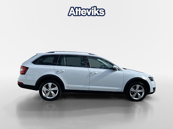 Skoda Octavia Scout 2 of 16