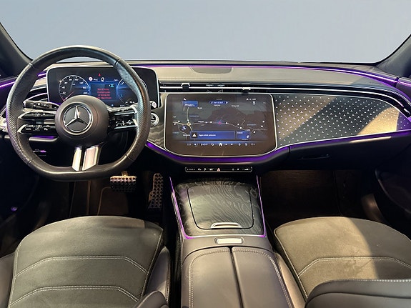 Mercedes-Benz E300 de 8 of 22