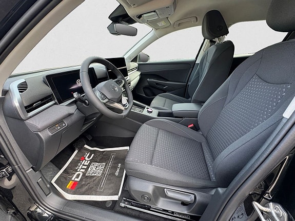 Volkswagen T-Roc 7 of 12
