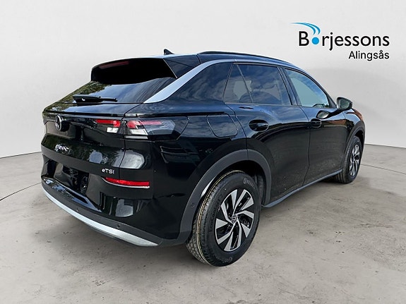 Volkswagen T-Roc 3 of 12