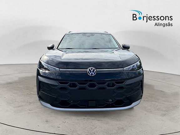 Volkswagen T-Roc 5 of 12