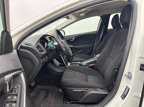 Volvo V40 Cross Country 13 of 21